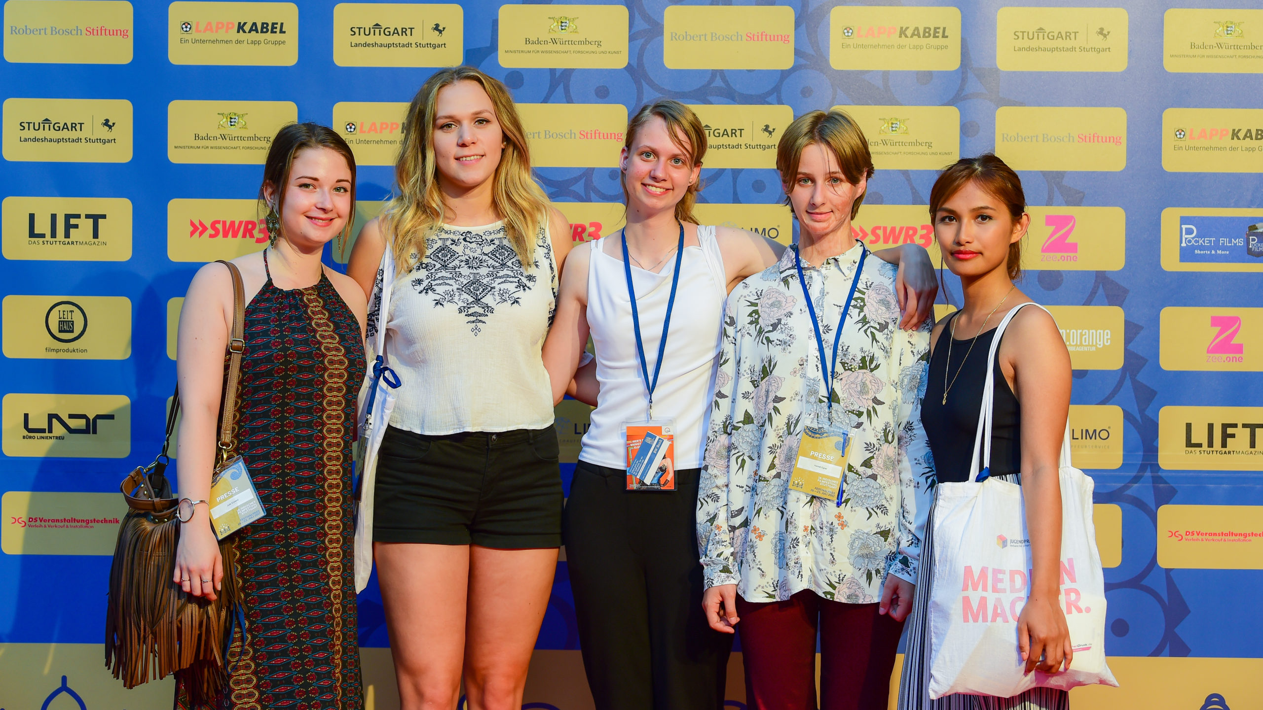 Die Redaktion der Festival-Zeitung beim 14. Indischen Filmfestival Stuttgart. Das Team der Jugendpresse BW